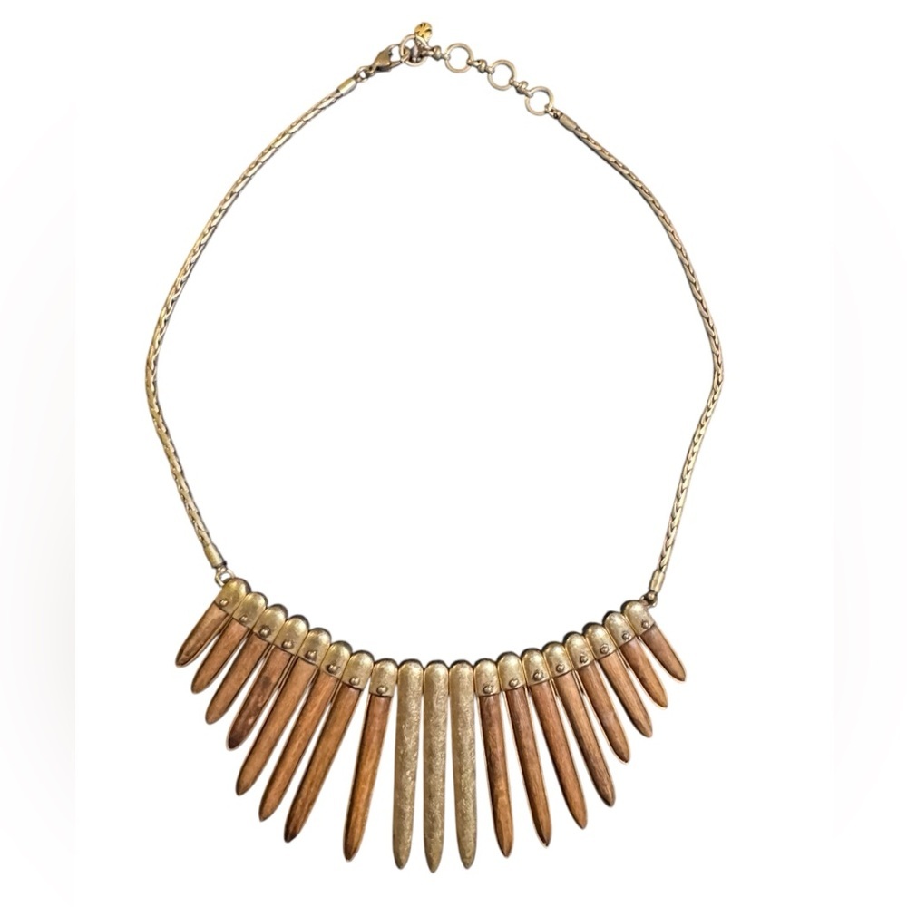 Lucky Brand NWOT Necklace
Gold with wood